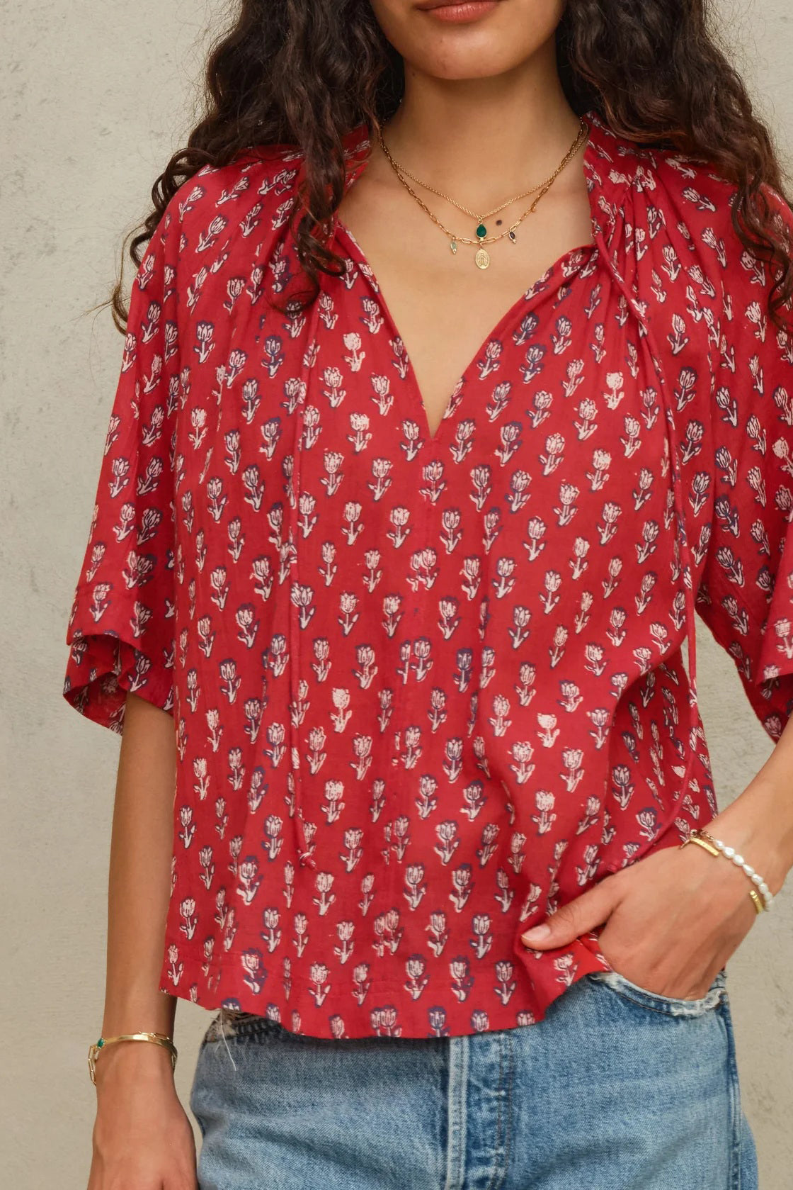 m.a.b.e ari gathered top red