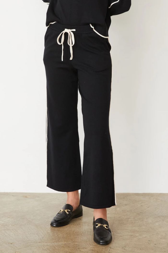 monrow lightknit pant with contrast piping black 