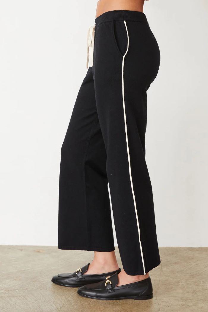 monrow lightknit pant with contrast piping black 