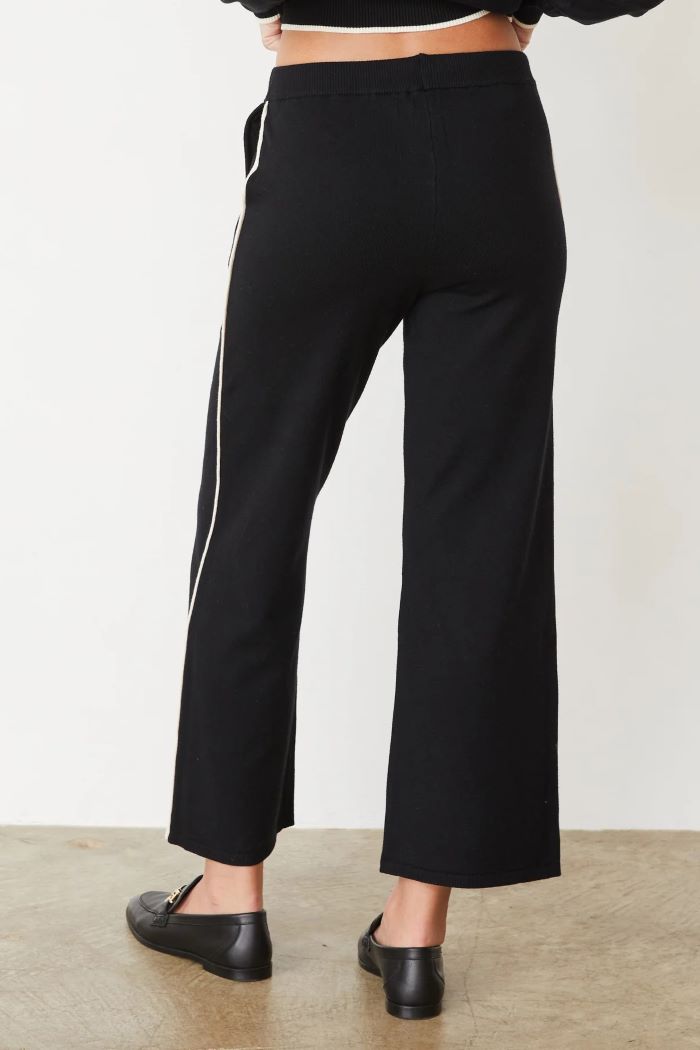 monrow lightknit pant with contrast piping black 