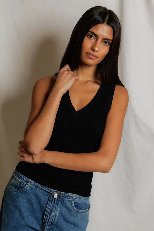 perfectwhitetee mallory true black