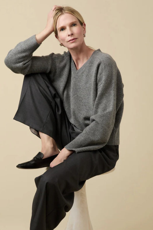 soldout.nyc the cashmere v-neck heather grey