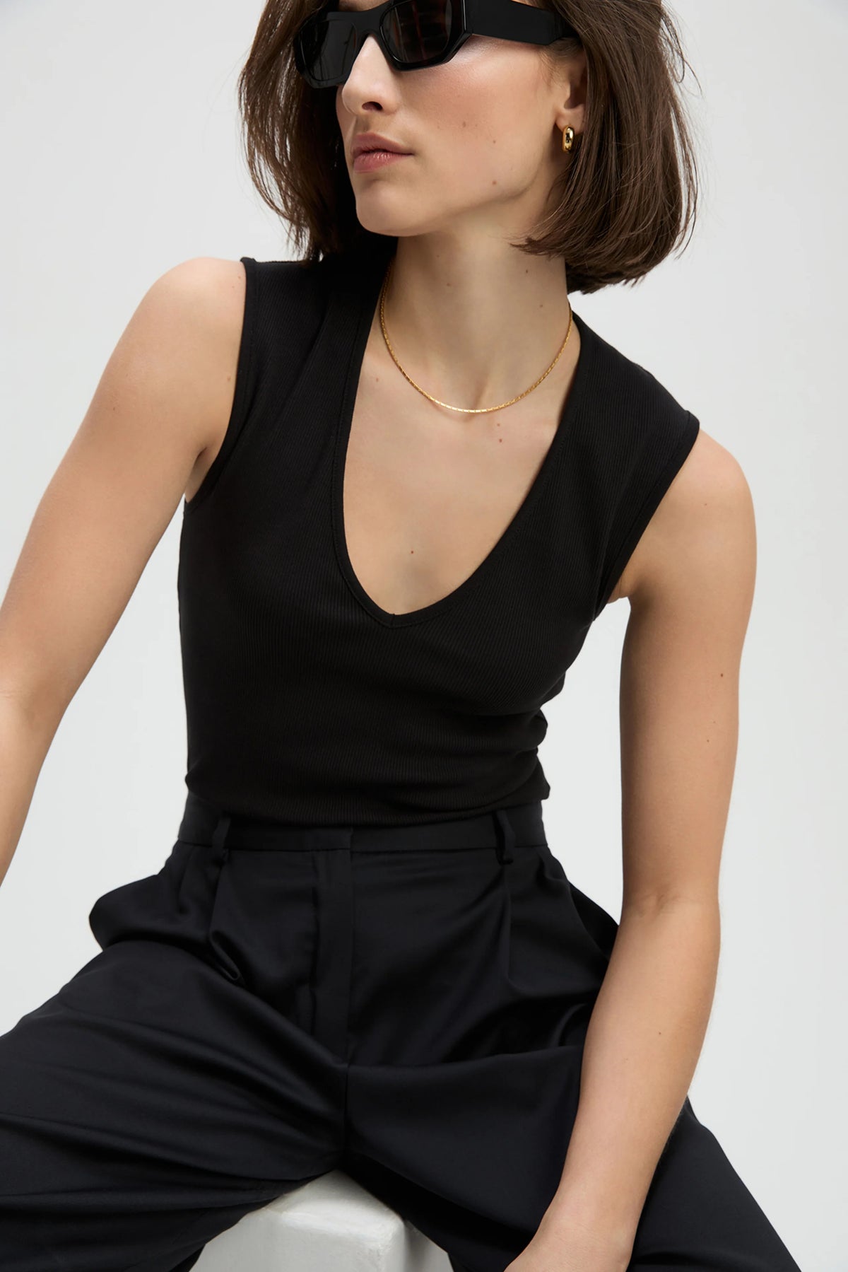 soldout.nyc the v-neck tank black
