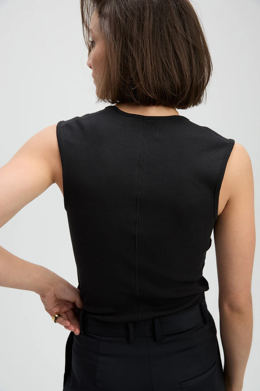 soldout.nyc the v-neck tank black