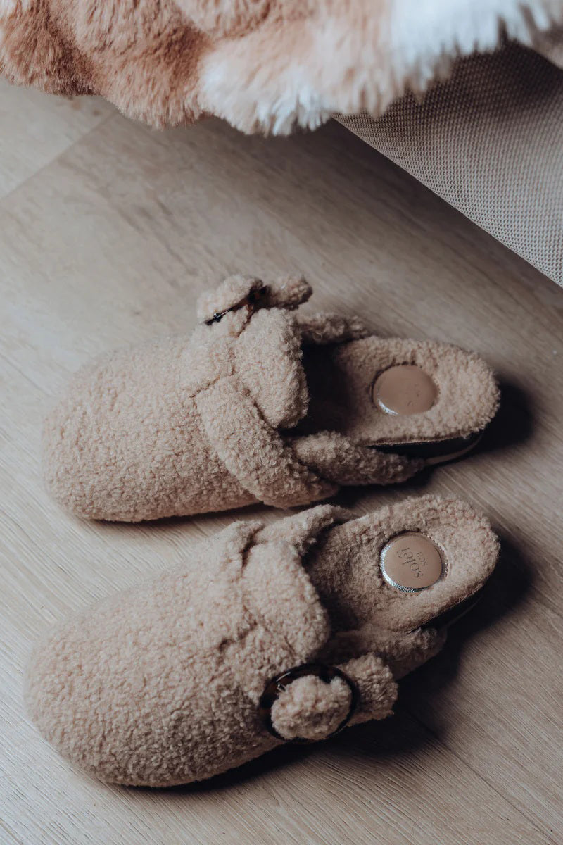 solei sea cimba sherpa clog cream puff