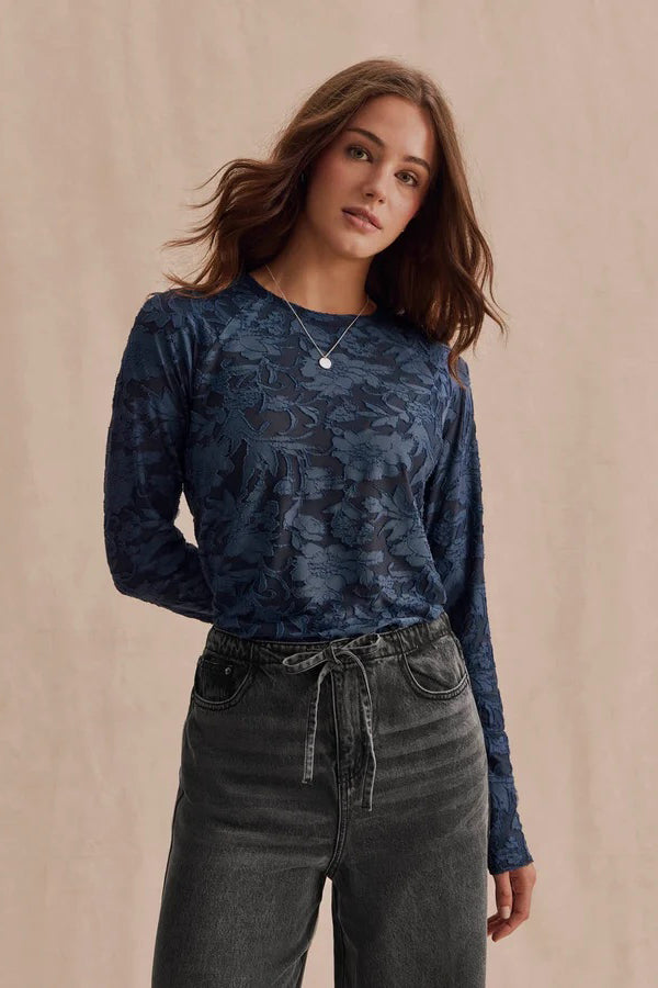 splendid cecelia floral tee dark navy