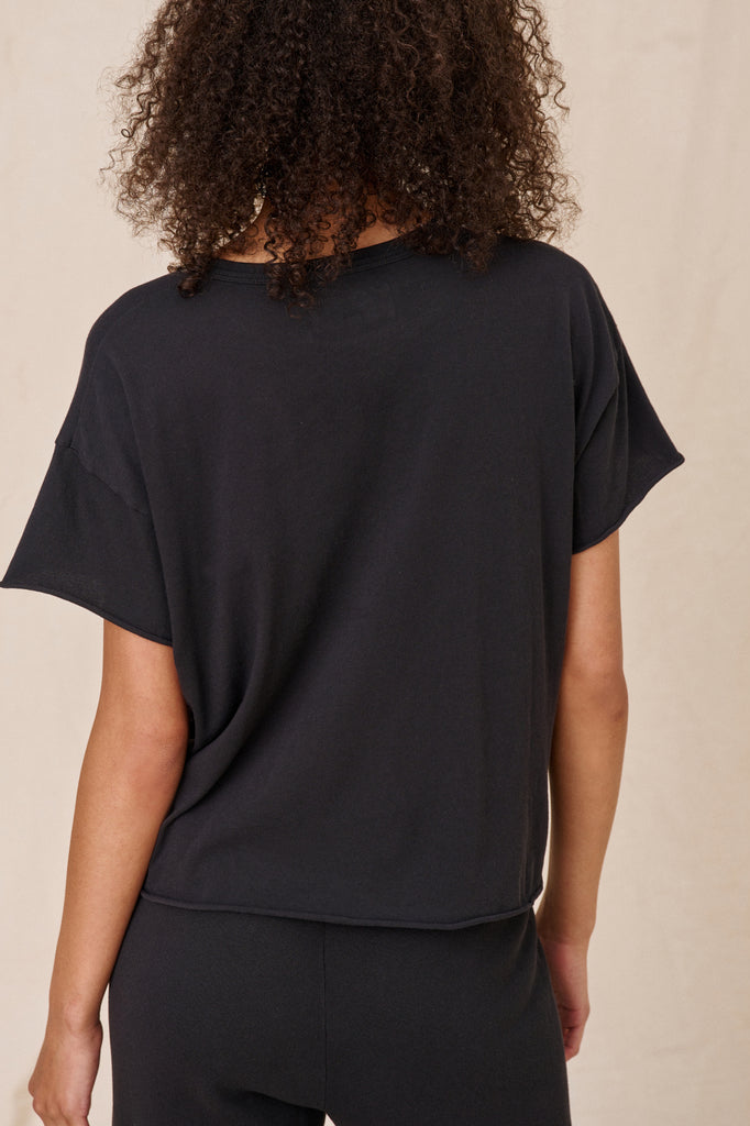 the great the crop tee almost black